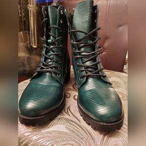 Women's Green Lace-Up Boots